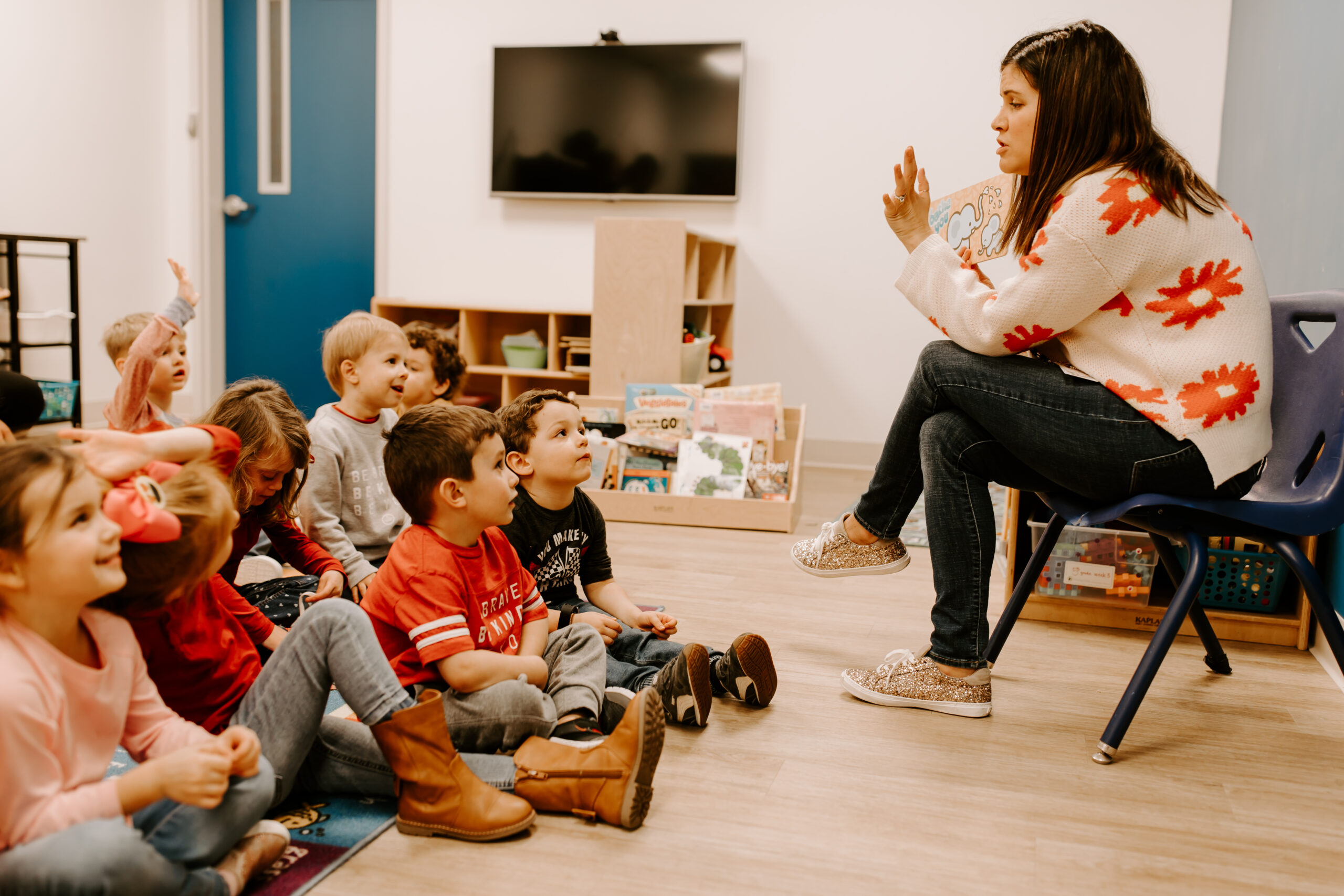 A Rolling Hills Preschool teacher with a class
